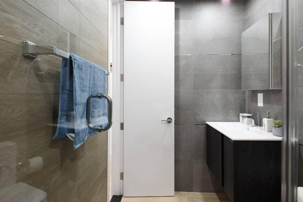 1597-5 New Prime Ues W D In Unit Apartment