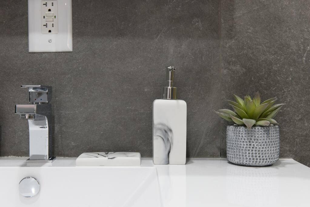 Apartment 1597-5 New Prime Ues W D In Unit *