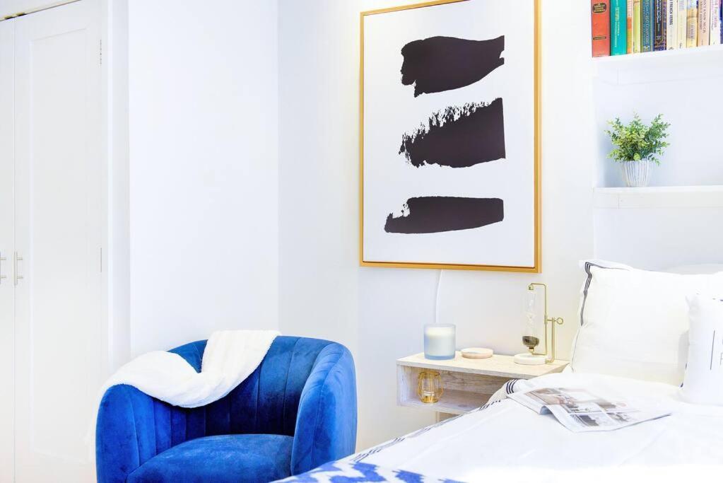 62-3b Prime Ues Walk To Park * New York