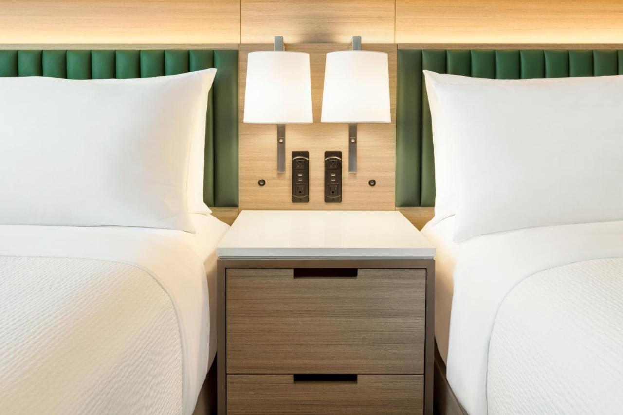 Lic - Laguardia West, An Ihg New York