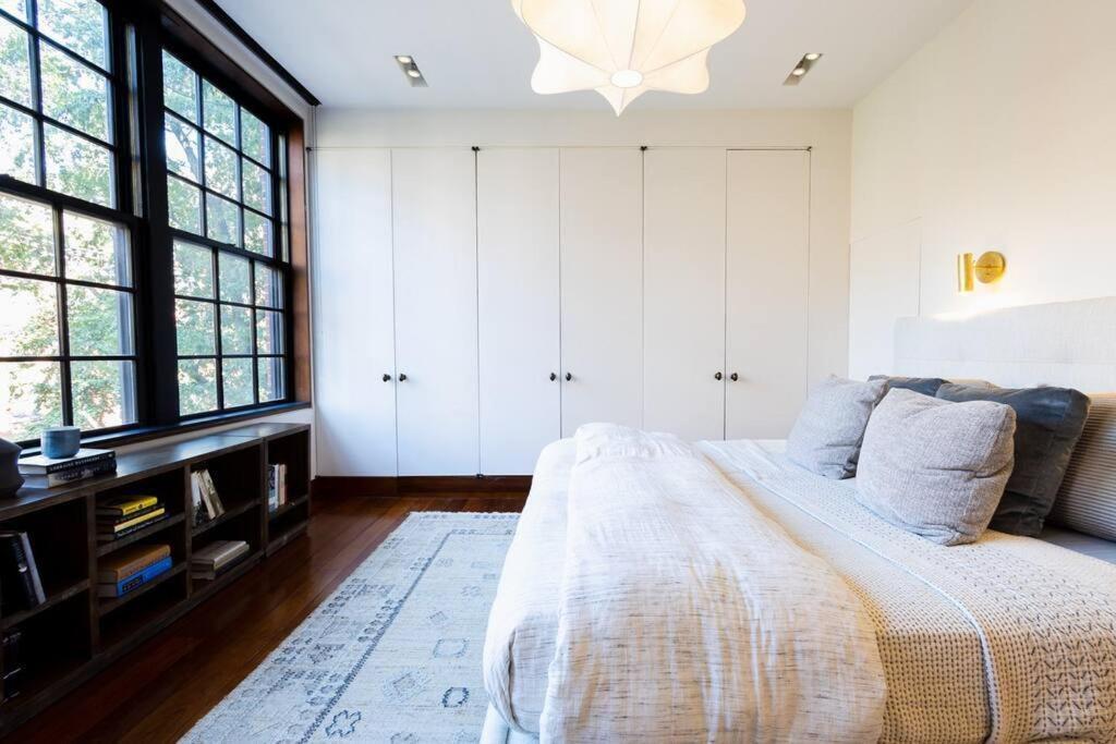 E10-3 3br Designer Townhouse Apartment *