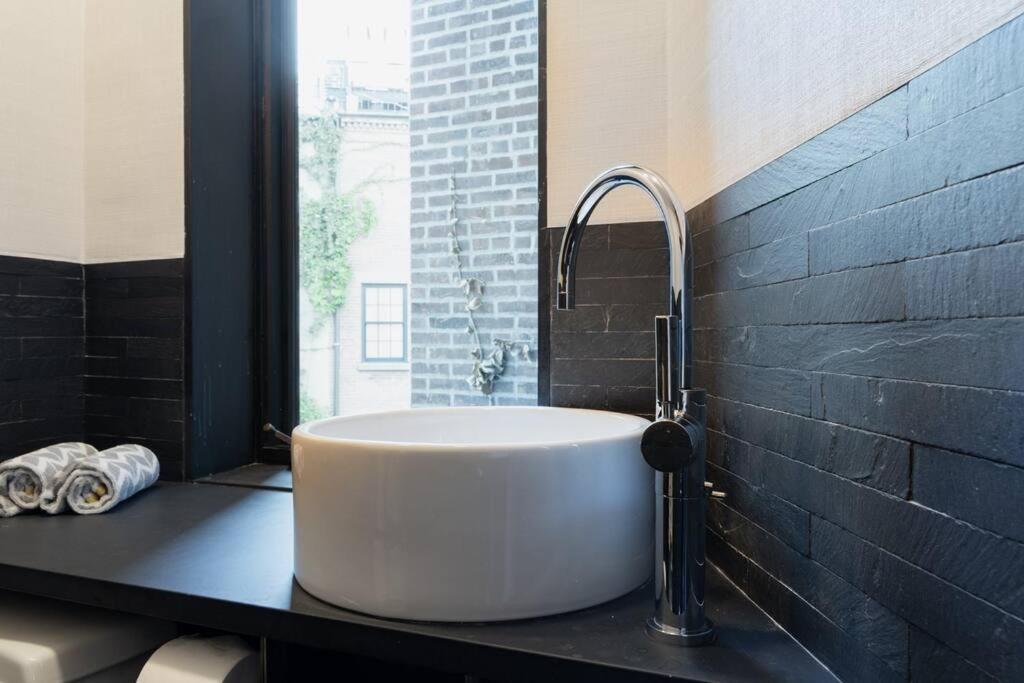 E10-3 3br Designer Townhouse *