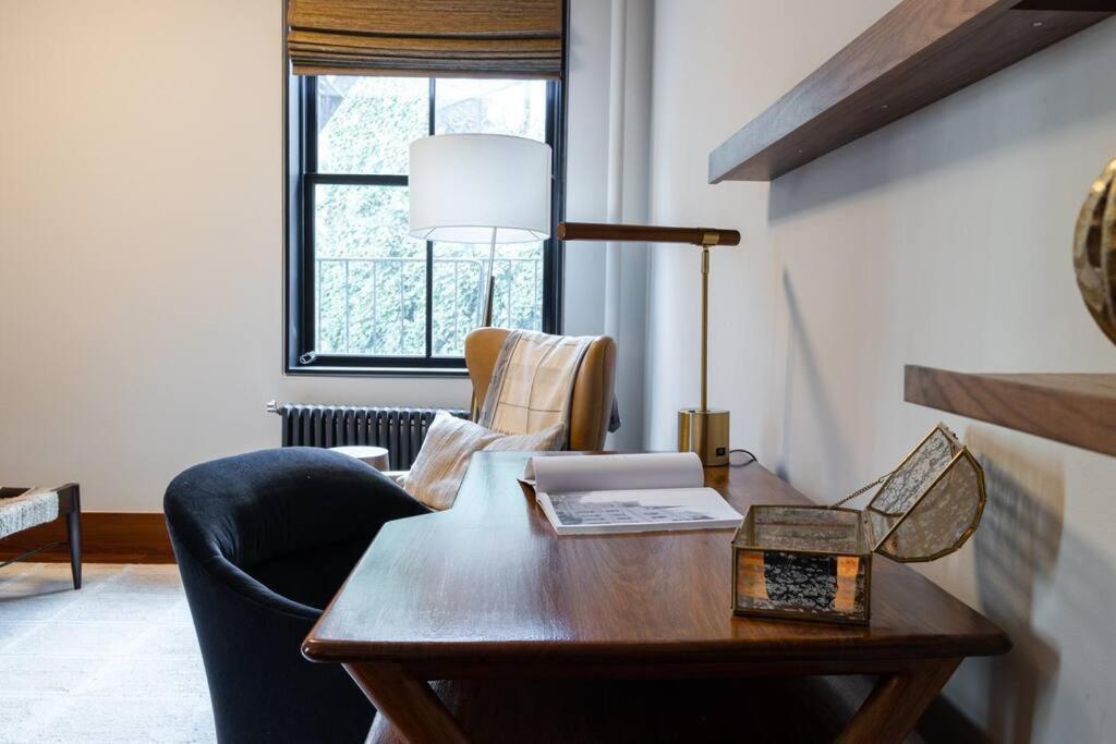 Apartment E10-3 3br Designer Townhouse *