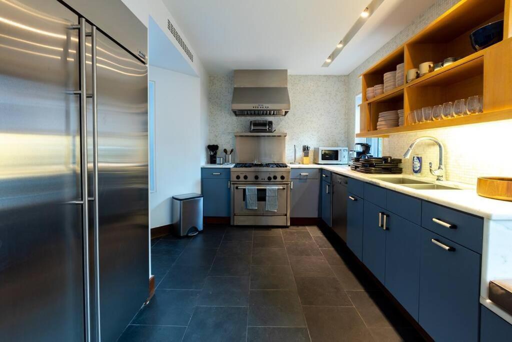 Apartment E10-3 3br Designer Townhouse New York