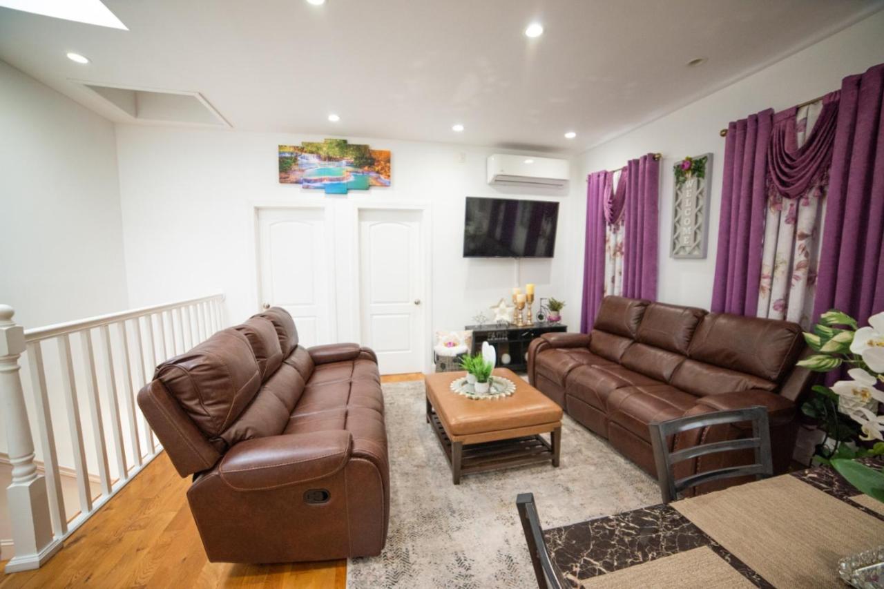 Homestay Floor With Skylight Brooklyn New York