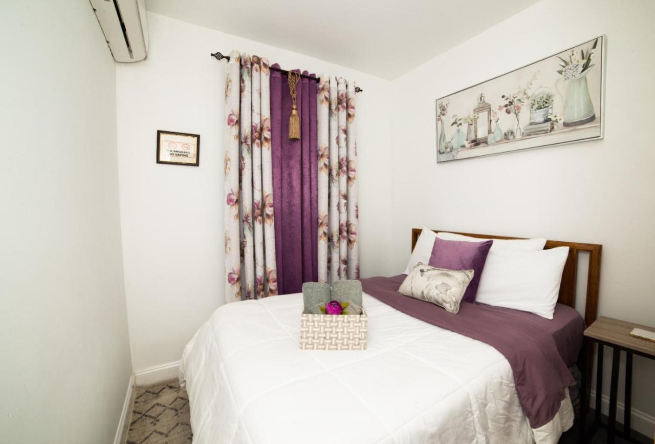 Homestay Floor With Skylight Brooklyn New York