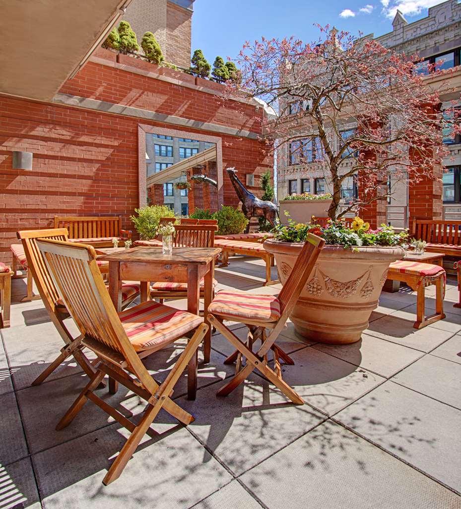 Giraffe By Library Collection Hotel 4*