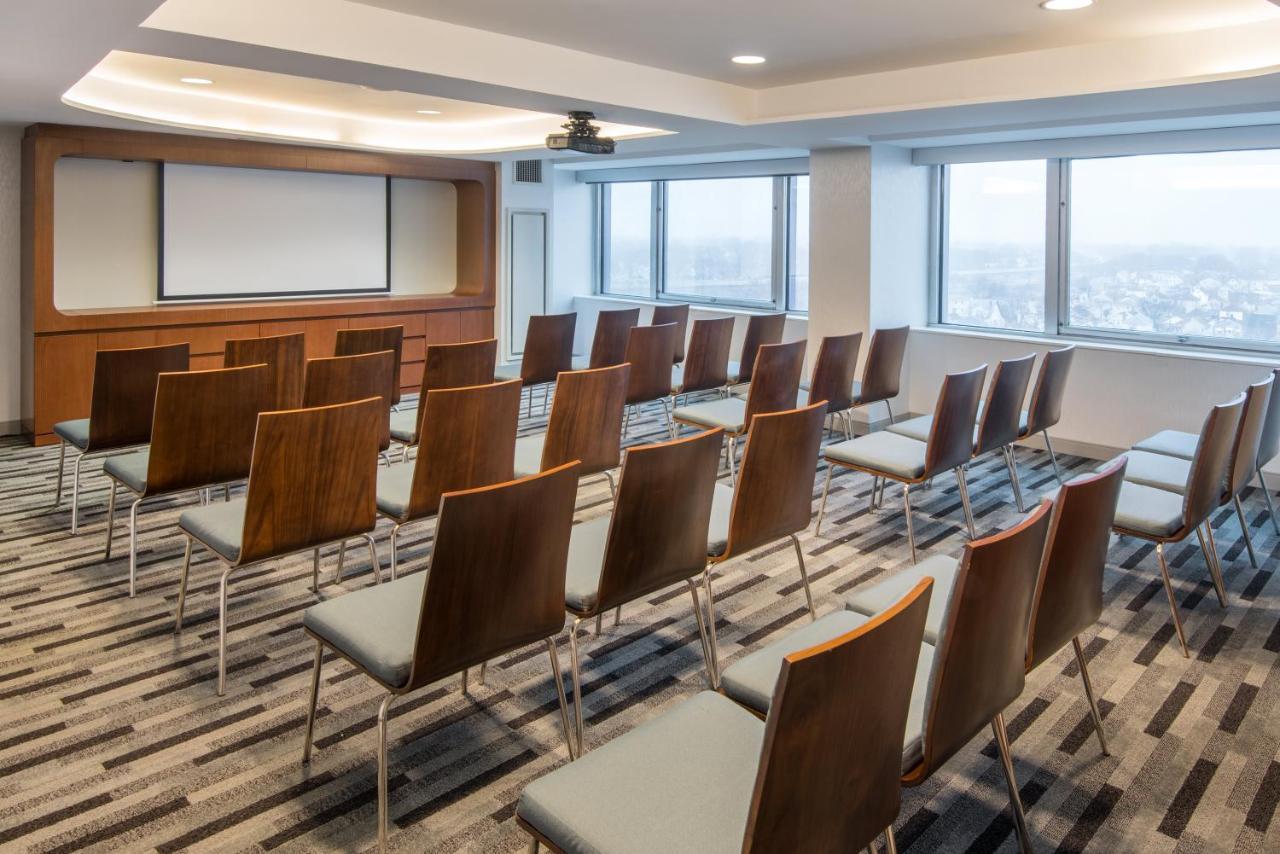 Crowne Plaza Jfk Airport City, An Ihg 4*