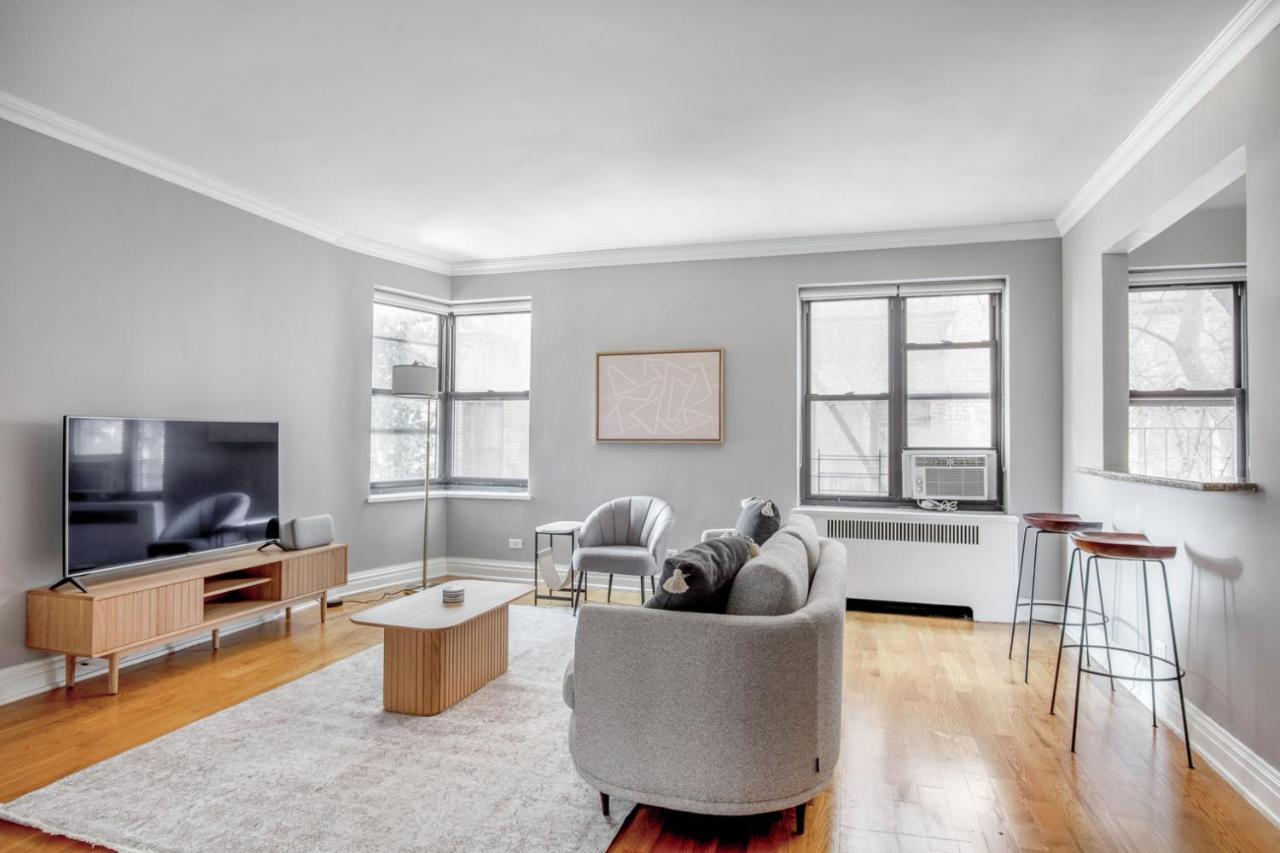 Corner 1br In W Village W Doorman Nyc-157 Apartment *