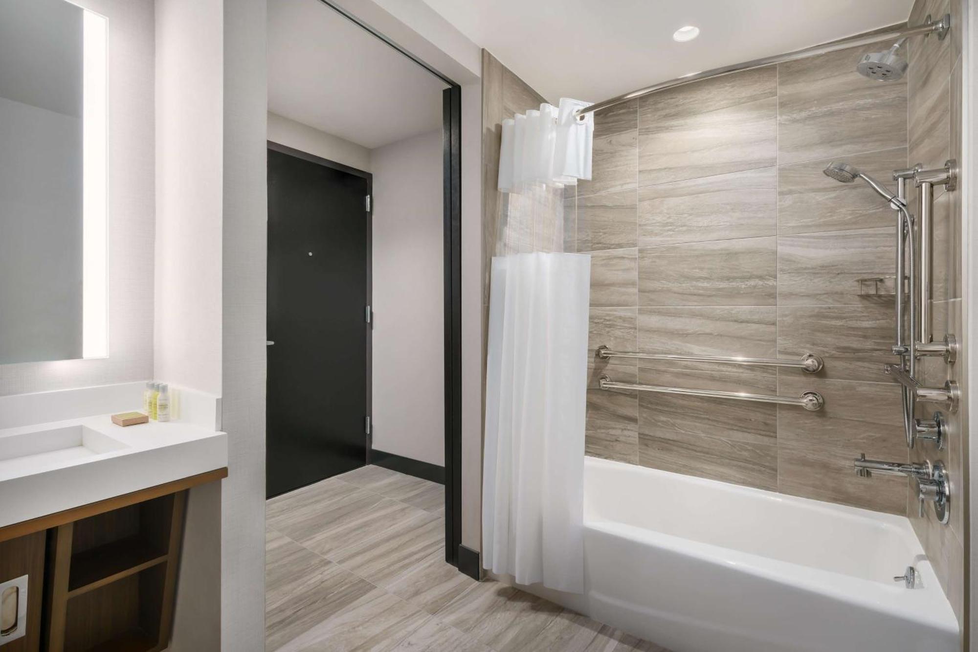 Doubletree By Hilton Times Square South 4*