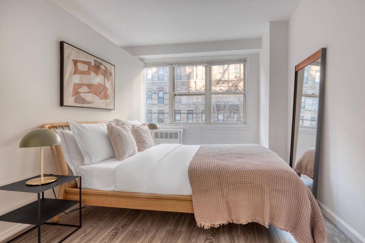 Ues 1br Wdoorman 15m Nr Park Nyc-198 Apartment