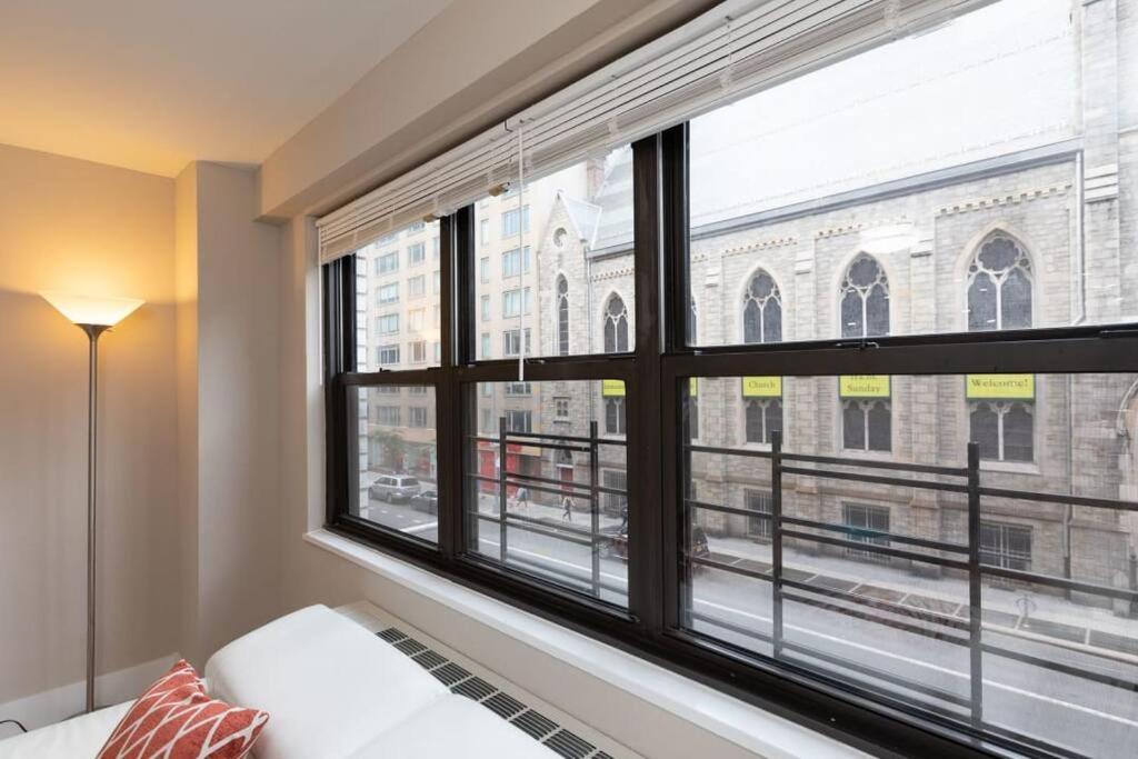 Elegant East Side Apartment *