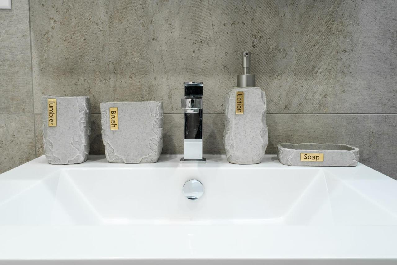 317-4b New 1 Bedroom Prime Upper East Wd Walk 2 C Park Apartment *