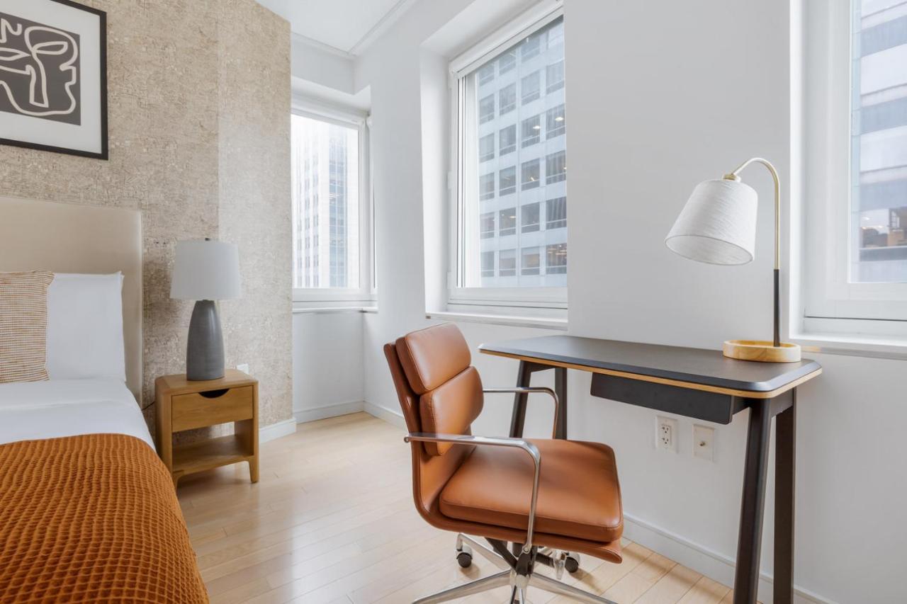 Midtown 1br W Doorman Gym Wd Nr Rock Center Nyc-1127 Appartement