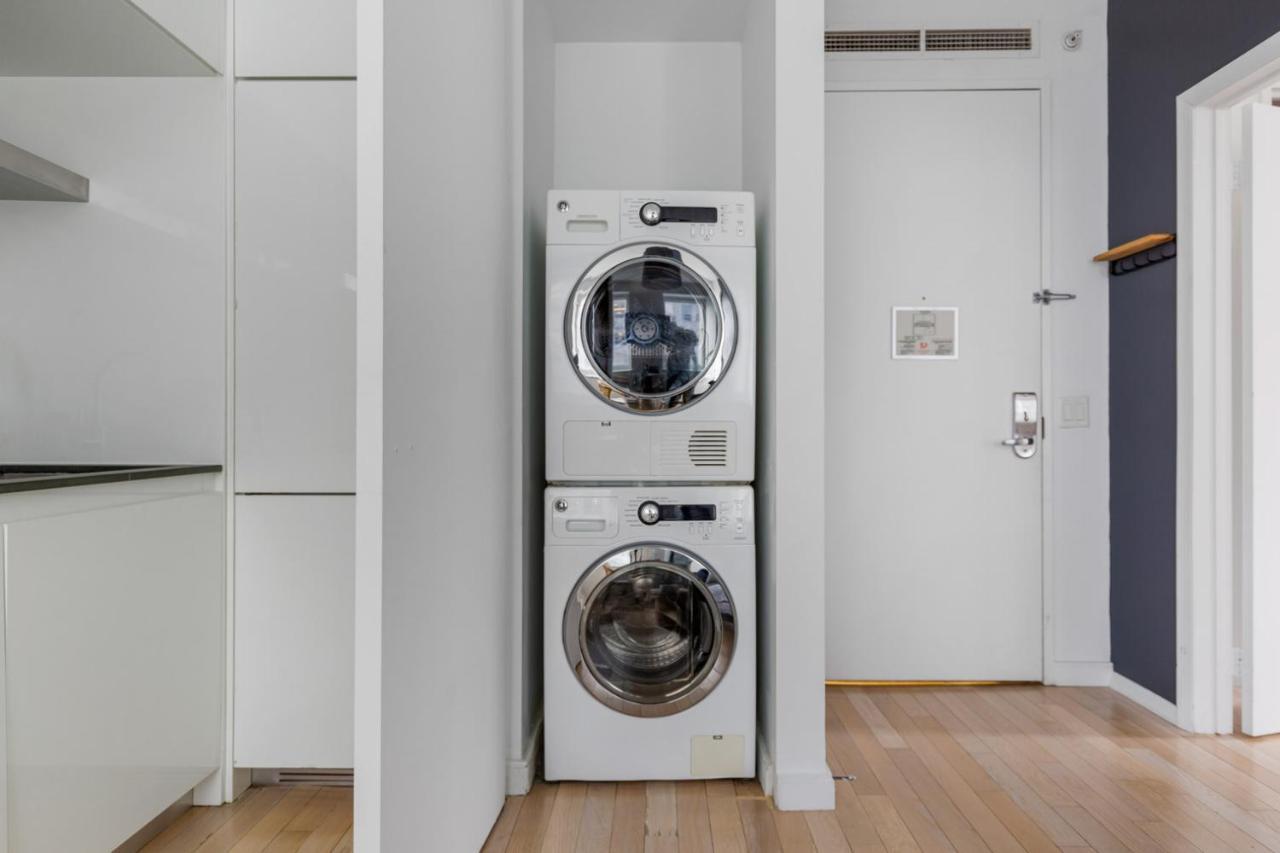Midtown 1br W Doorman Gym Wd Nr Rock Center Nyc-1127 Appartement