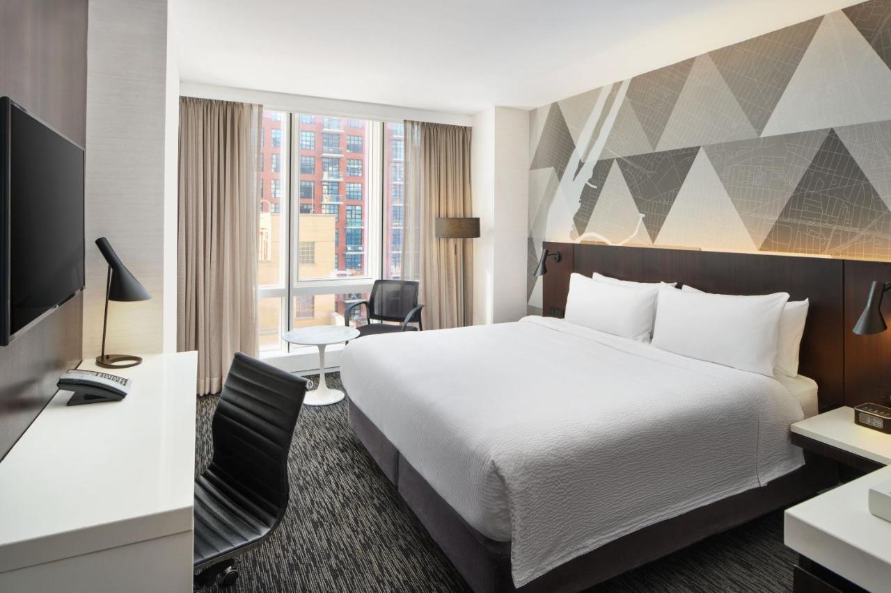 Courtyard By Marriott Long Island City/new York Manhattan View Hotel