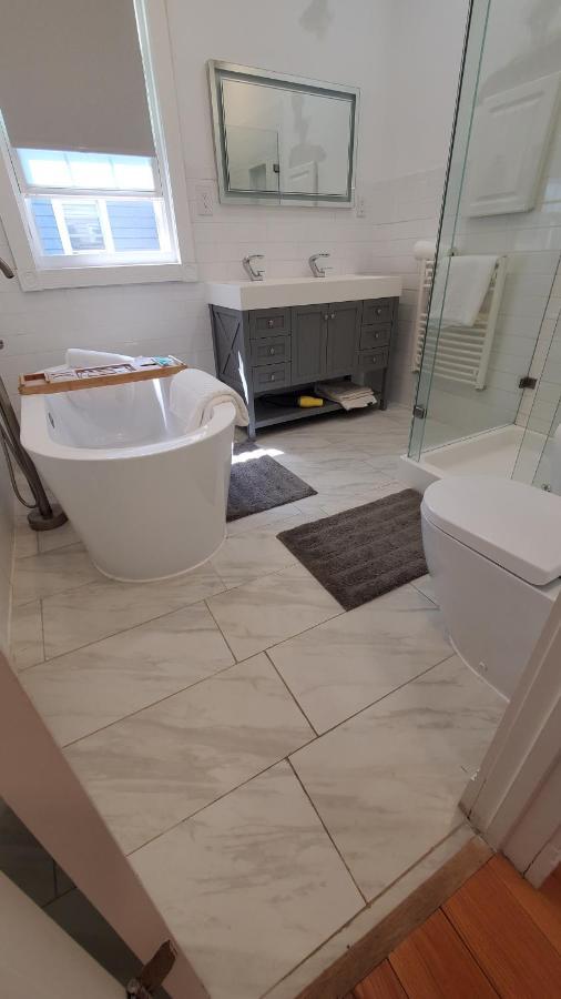 Gorgeous Victorian House!! Entire In Sam's * New York