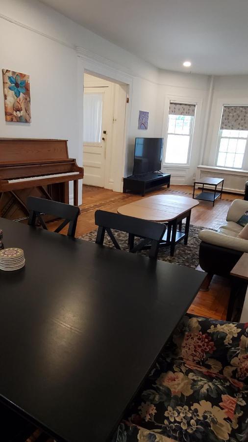 Gorgeous Victorian House!! Entire In Sam's New York