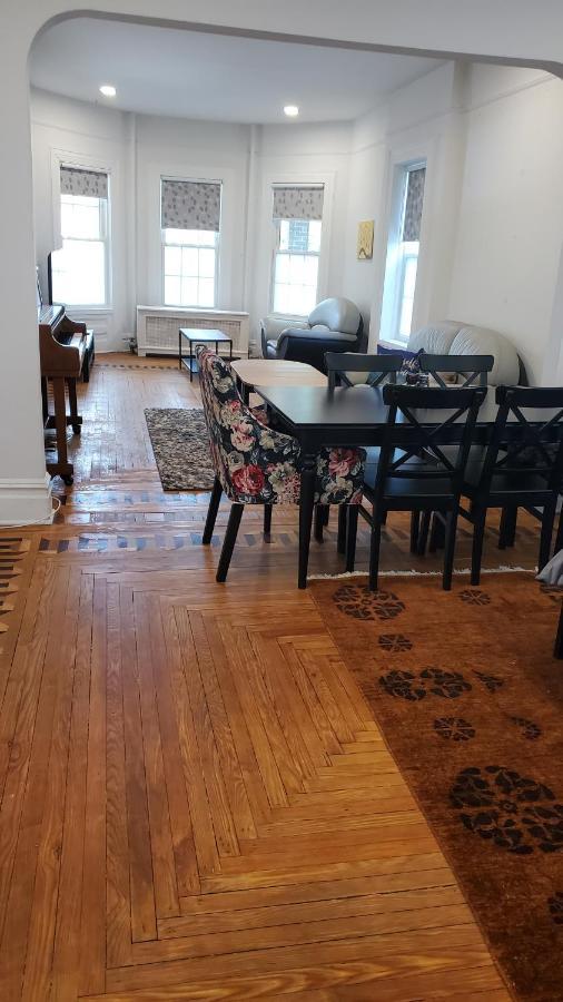 Gorgeous Victorian House!! Entire In Sam's Villa New York