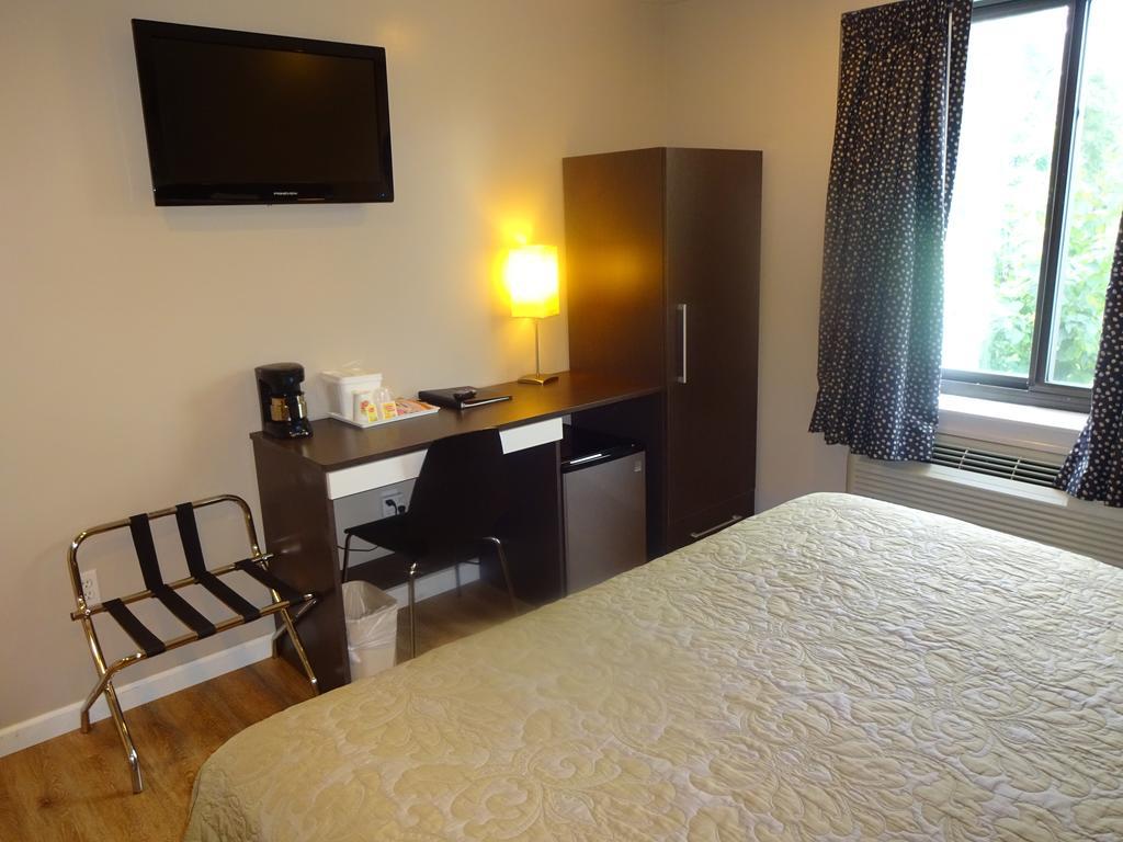 Hotel Super 8 By Wyndham Brooklyn / Park Slope 3*