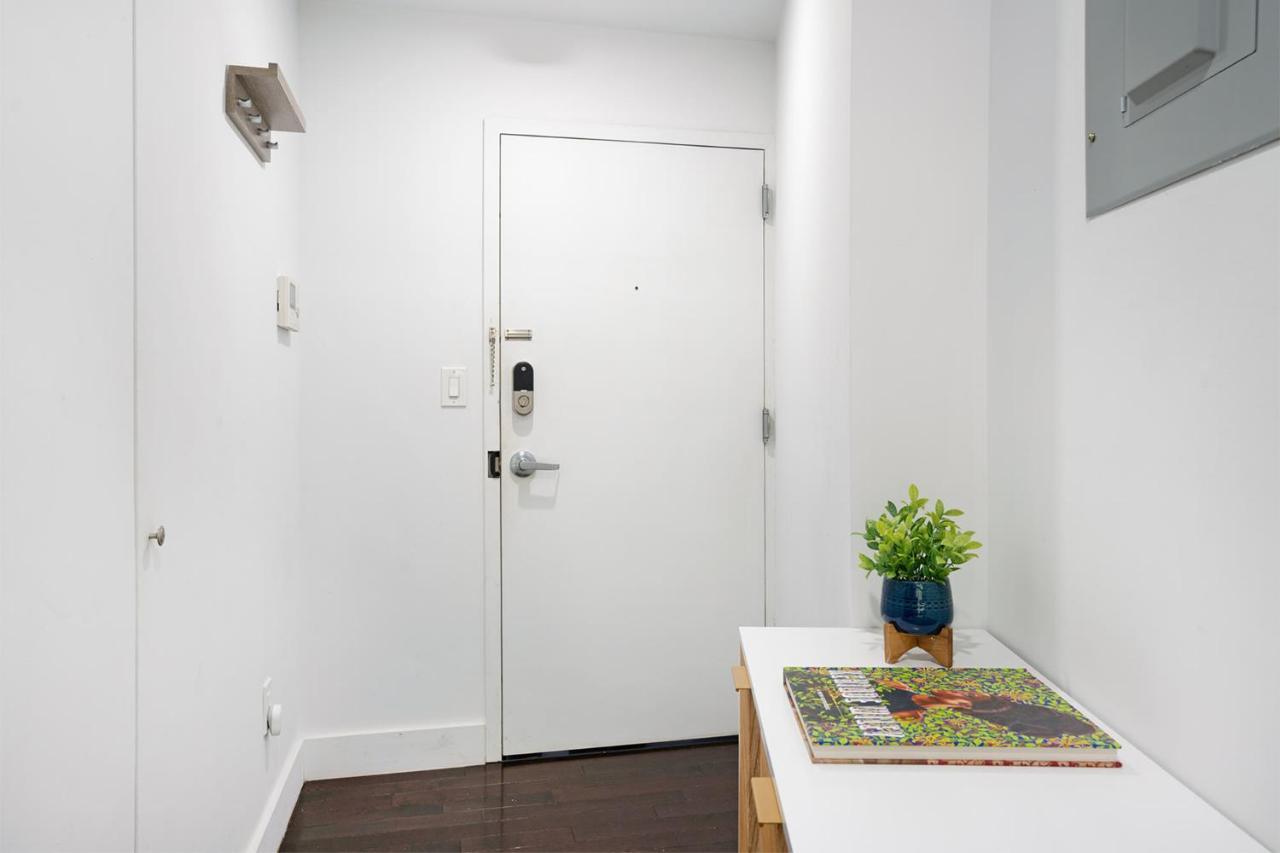 Appartement 809-2b New Bldg Jr Columbus Circle Balcony Wd