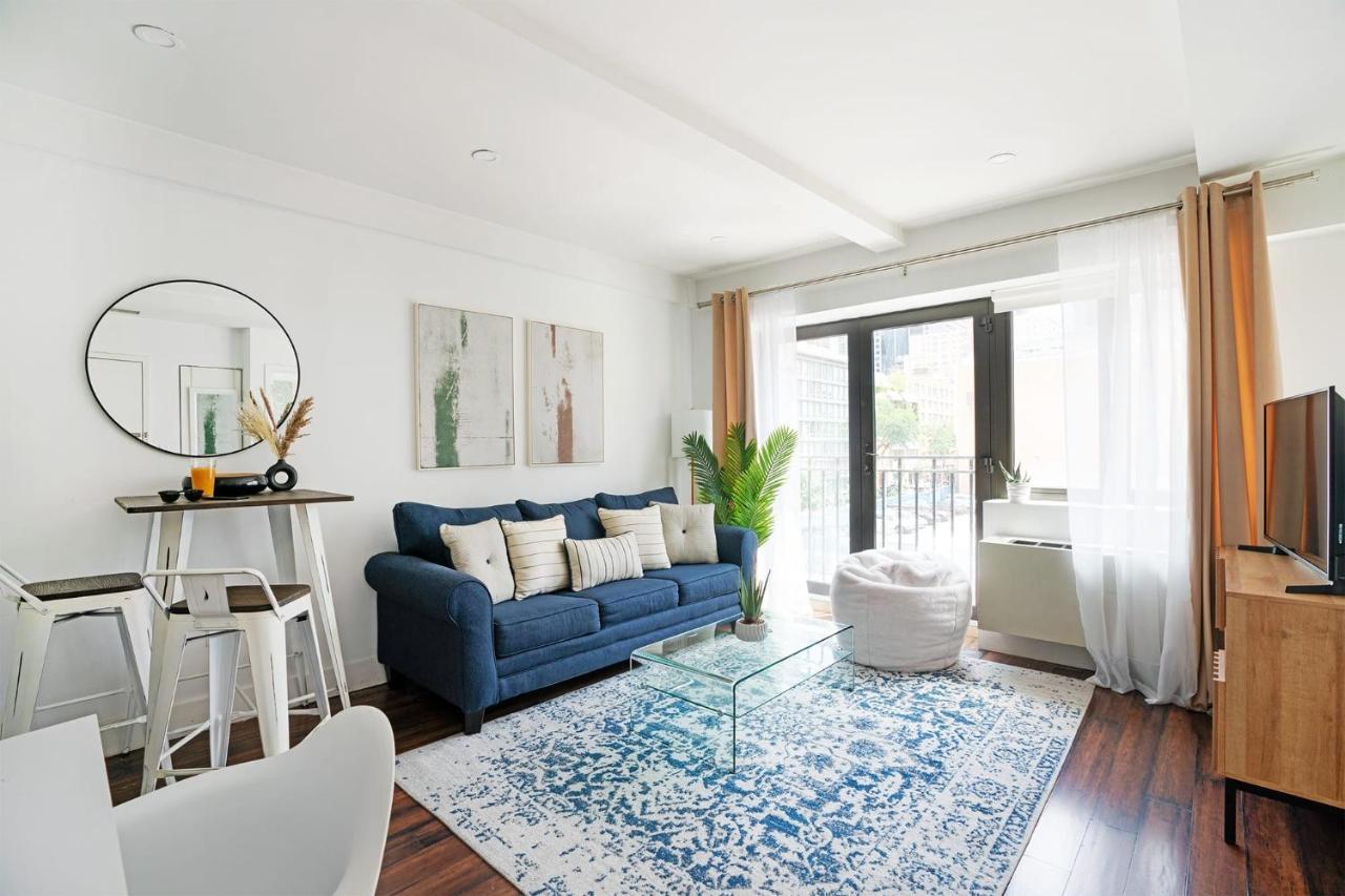 809-3a 1br Columbus Circle Elevator W D New York