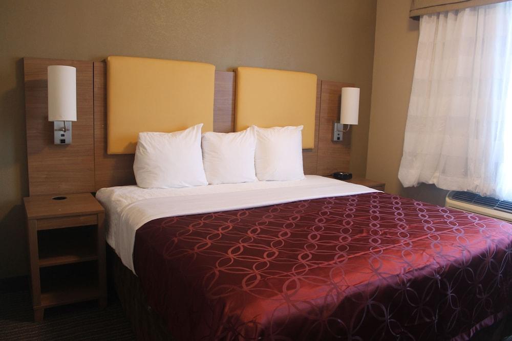 Days By Wyndham Brooklyn Borough Park