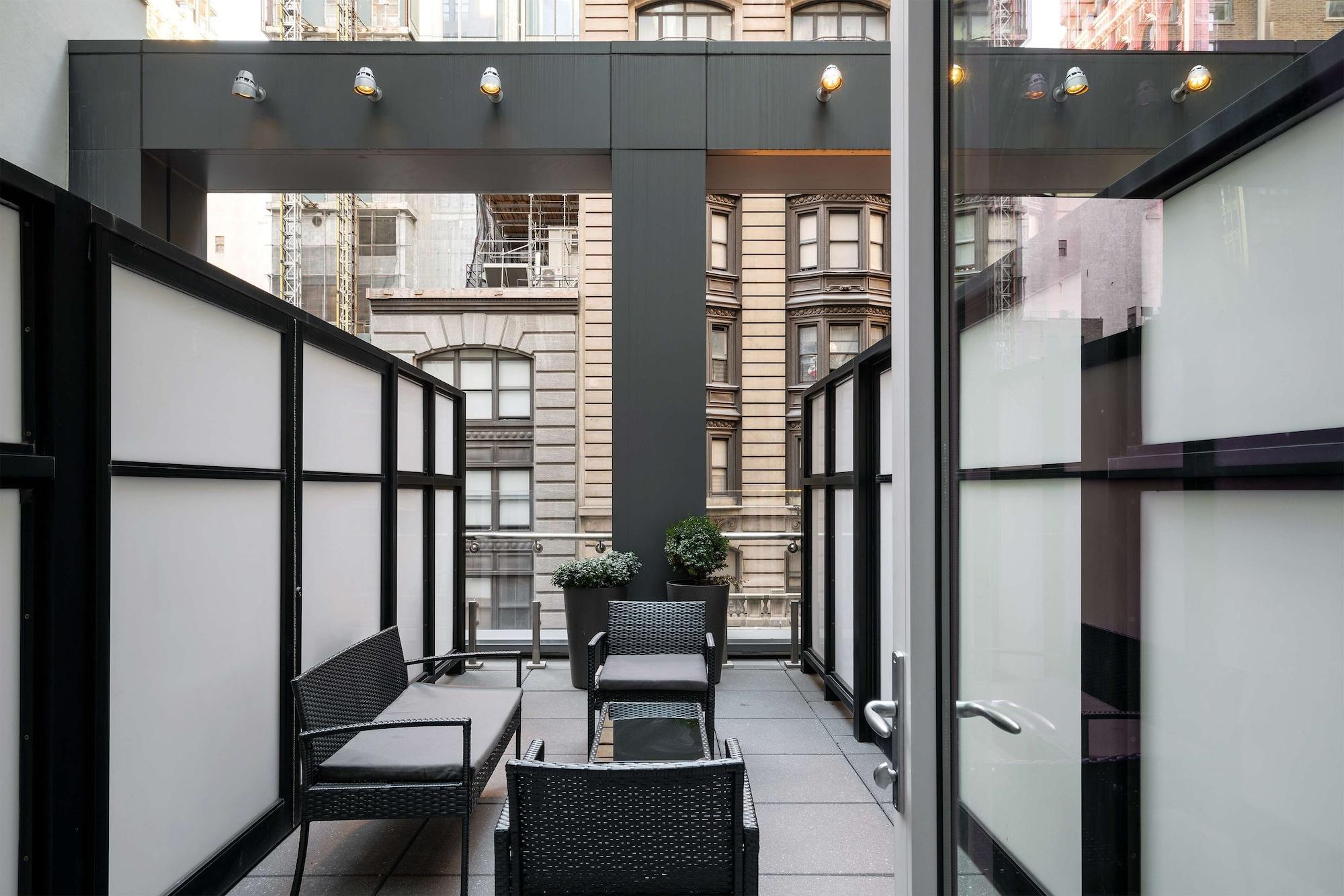 Arlo Nomad 4* New York