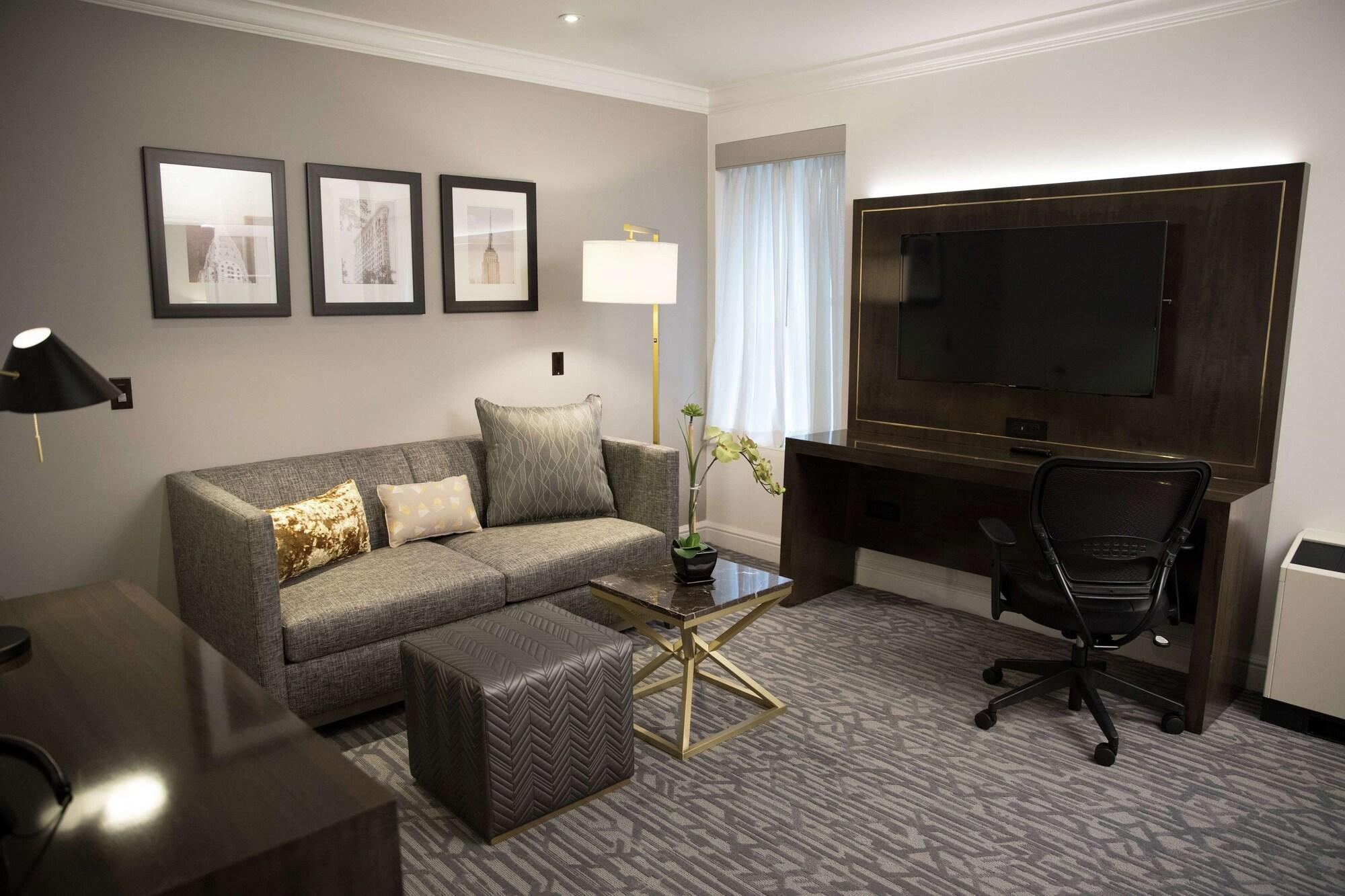 Martinique On Broadway, Curio Collection By Hilton 4*