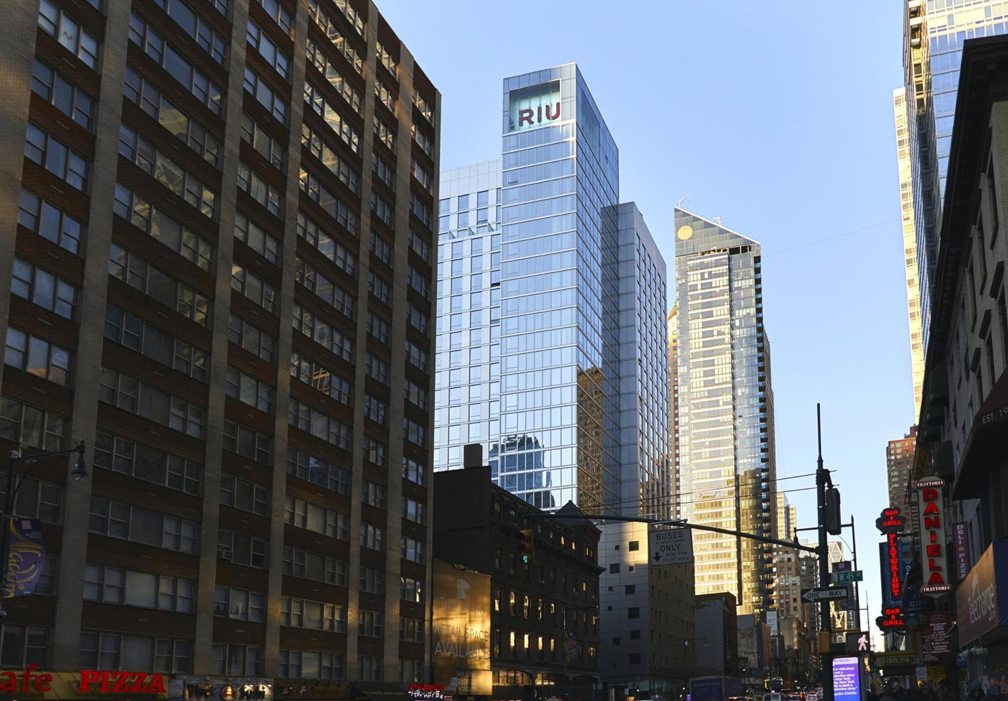 Riu Plaza Times Square Hotel 4*