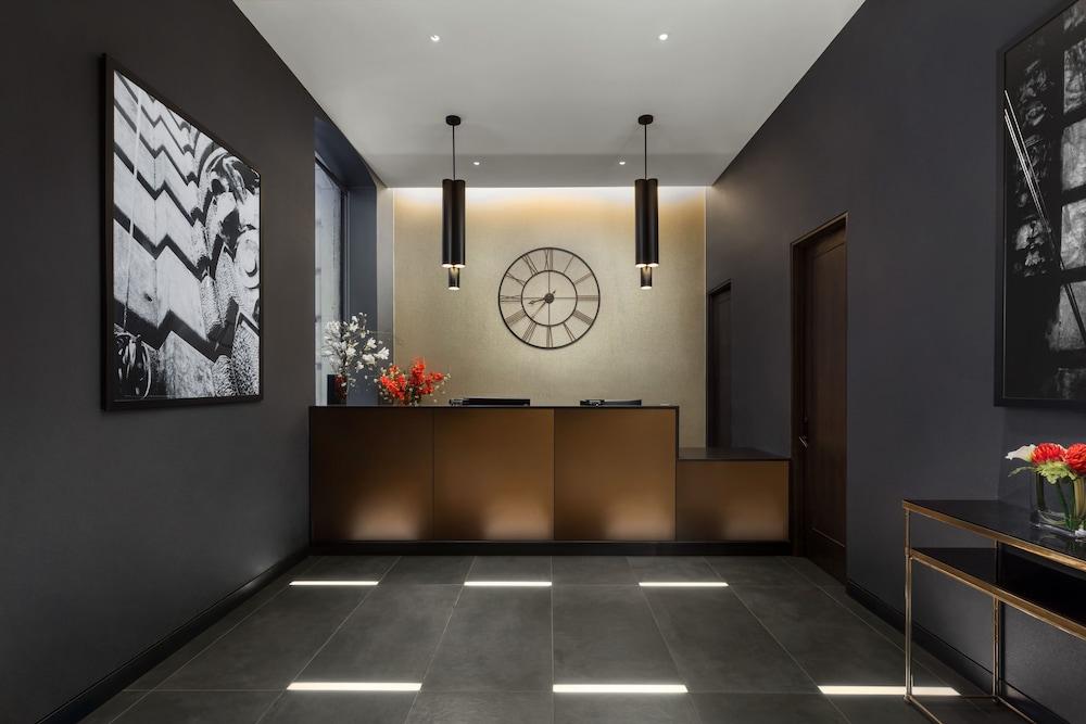 The At Fifth Avenue Hotel