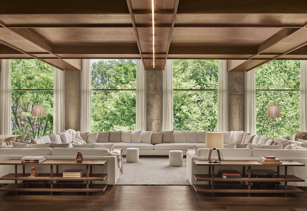 Hotel Public, An Ian Schrager