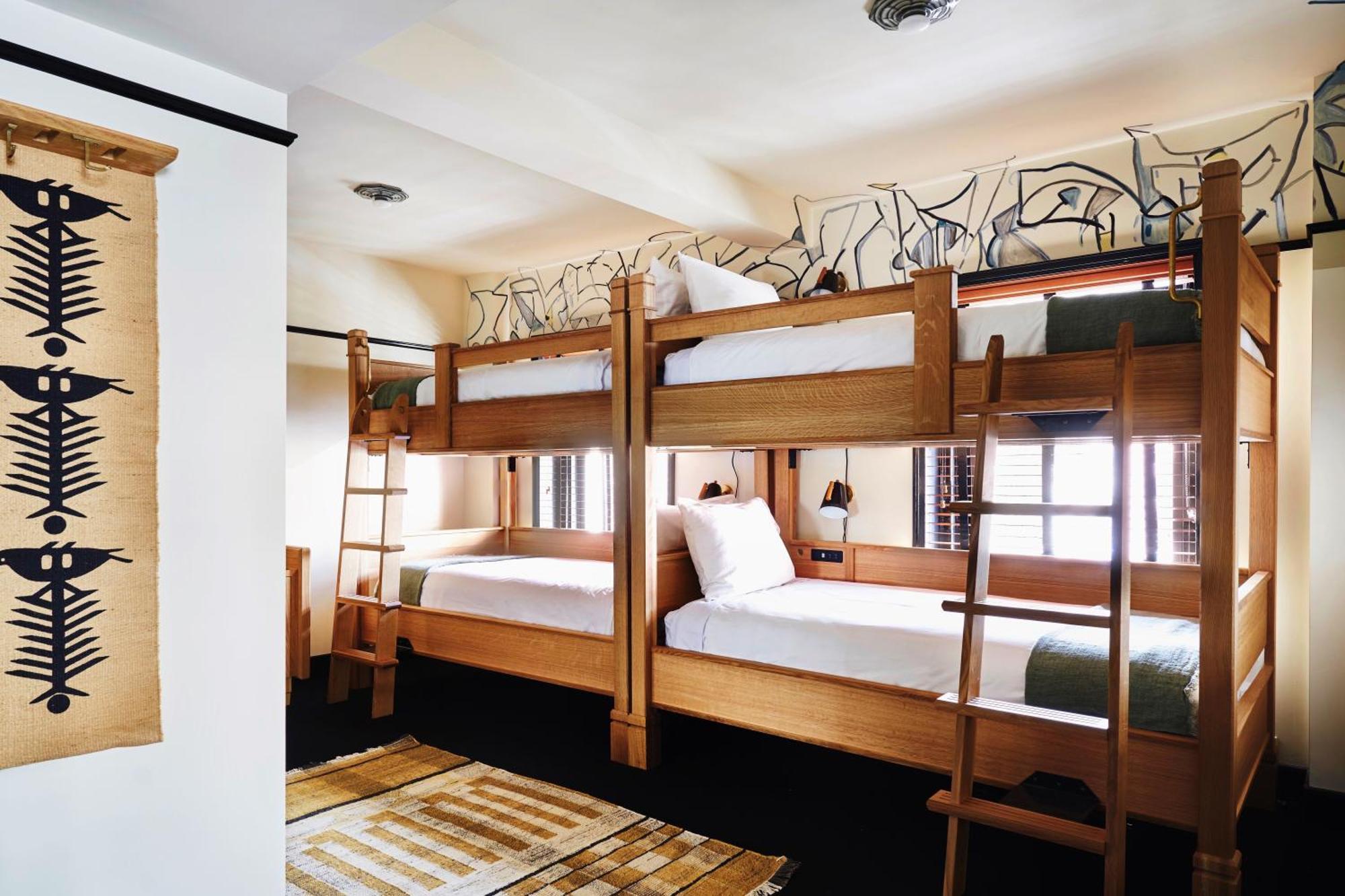 Hotel Freehand 4*