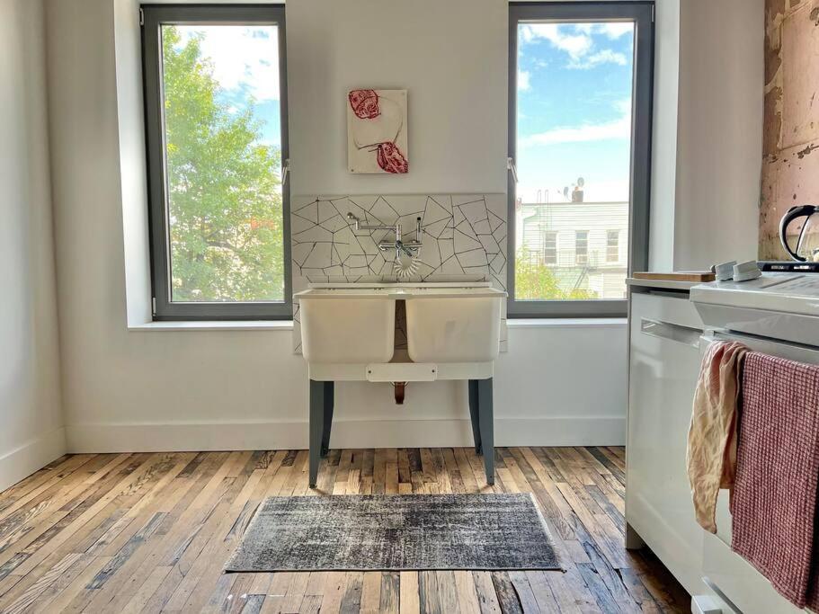 Appartement Deconstructed Loft In Greenpoint *