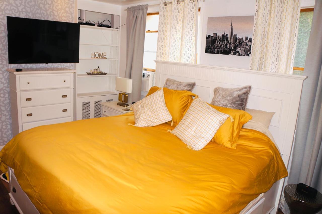 Modern Brownstone 2bdrm Duplex With Backyard Terrace Privatunterkunft