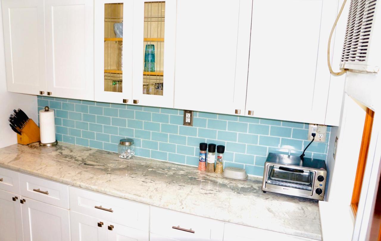 Modern Brownstone 2bdrm Duplex With Backyard Terrace Privatunterkunft