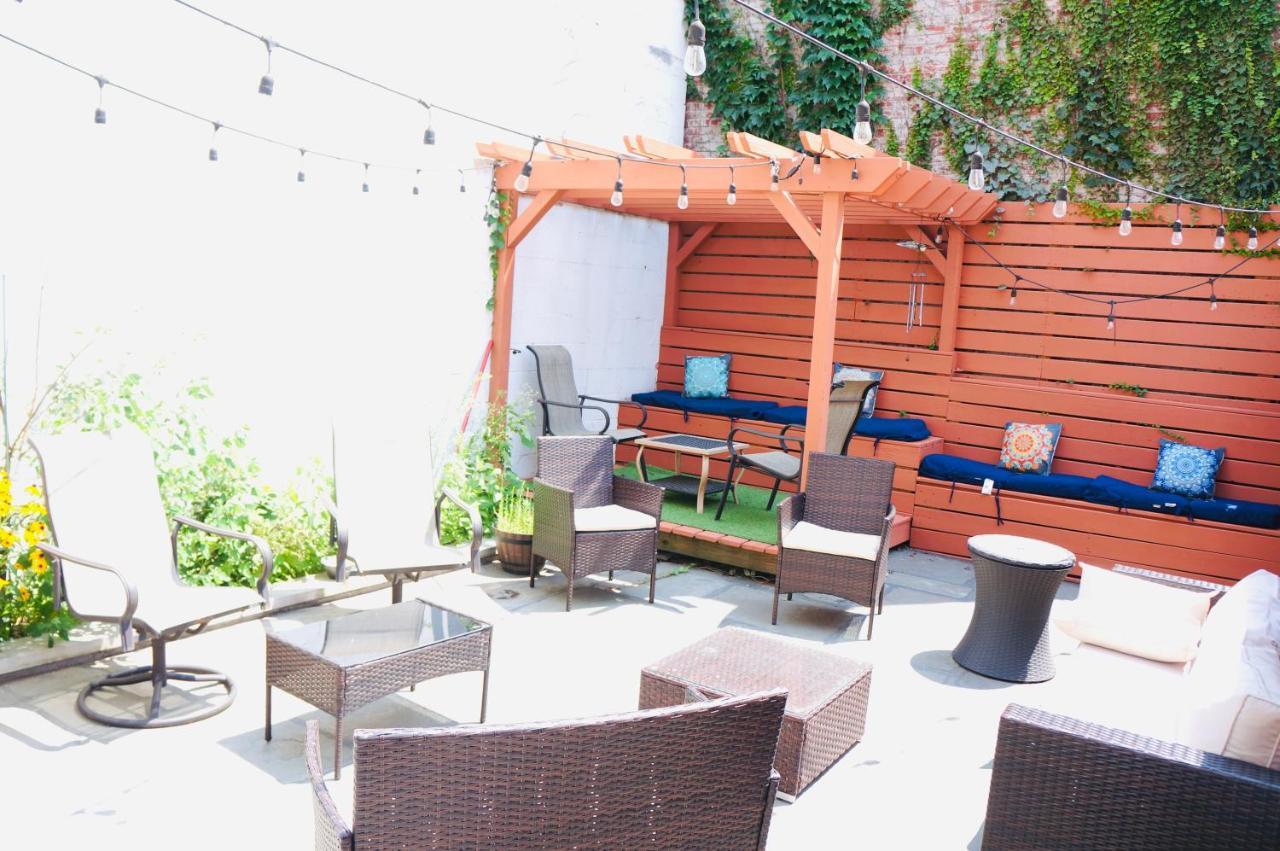 Modern Brownstone 2bdrm Duplex With Backyard Terrace Privatunterkunft