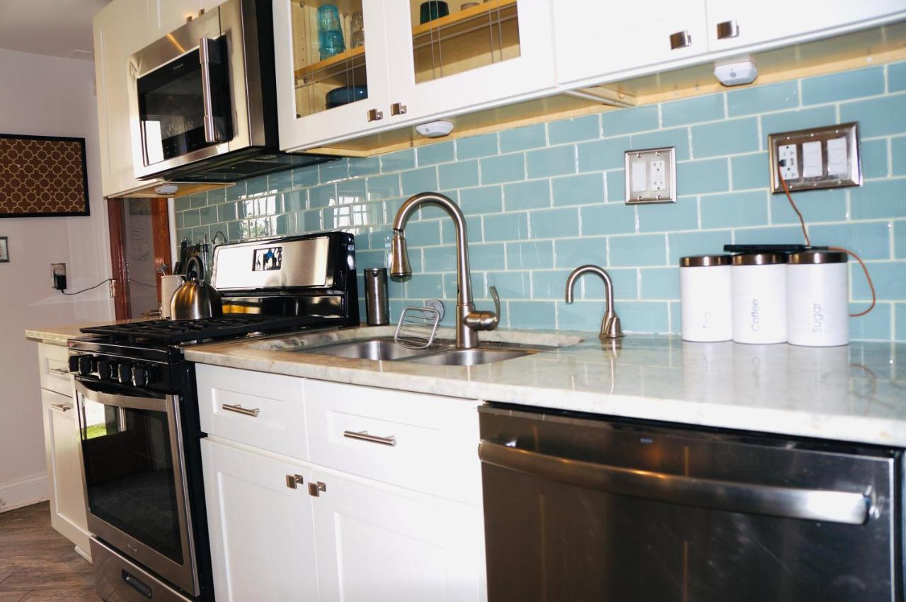Privatunterkunft Modern Brownstone 2bdrm Duplex With Backyard Terrace *