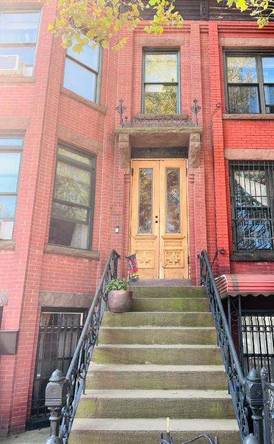 Privatunterkunft Modern Brownstone 2bdrm Duplex With Backyard Terrace *