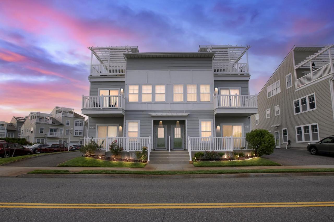 Stunning Beachfront Queens Getaway Townhouse *