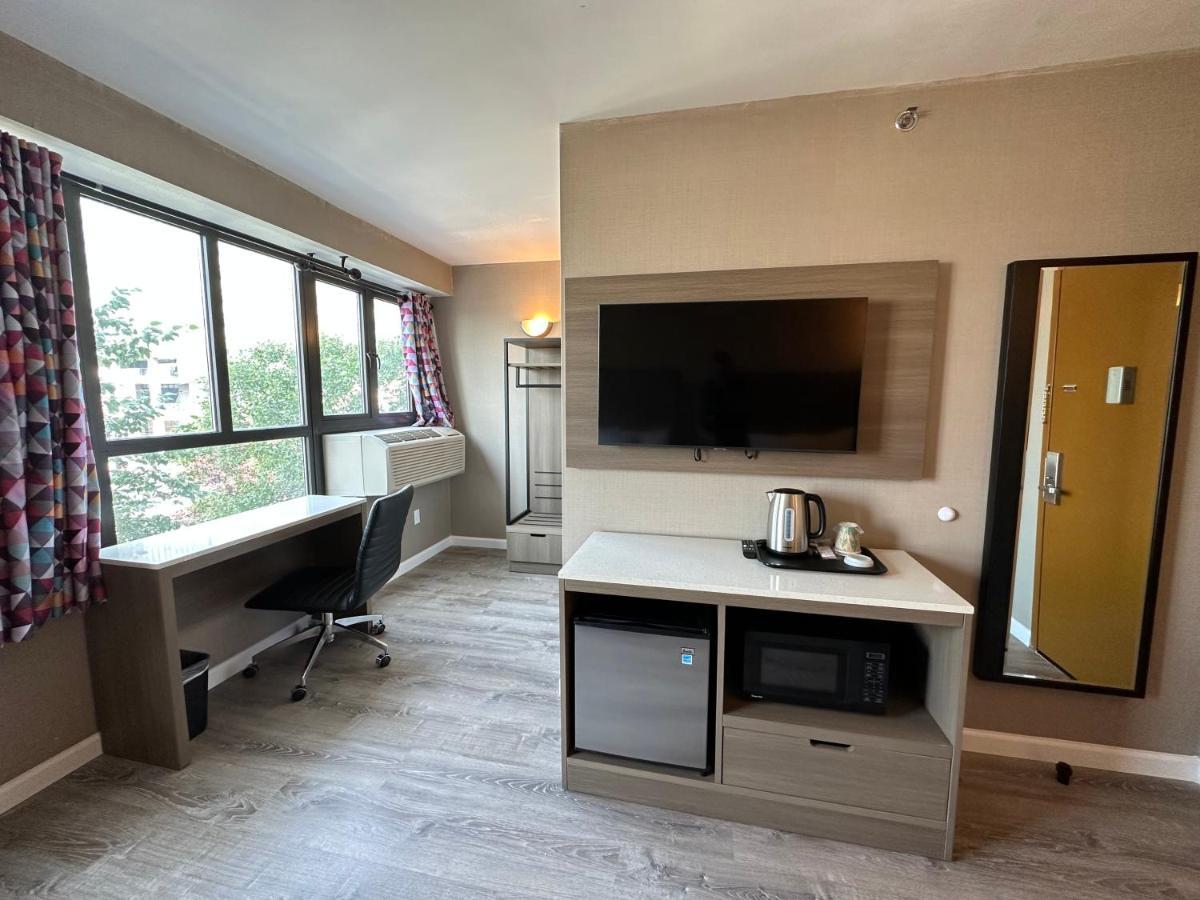 Regal & Laguardia New York