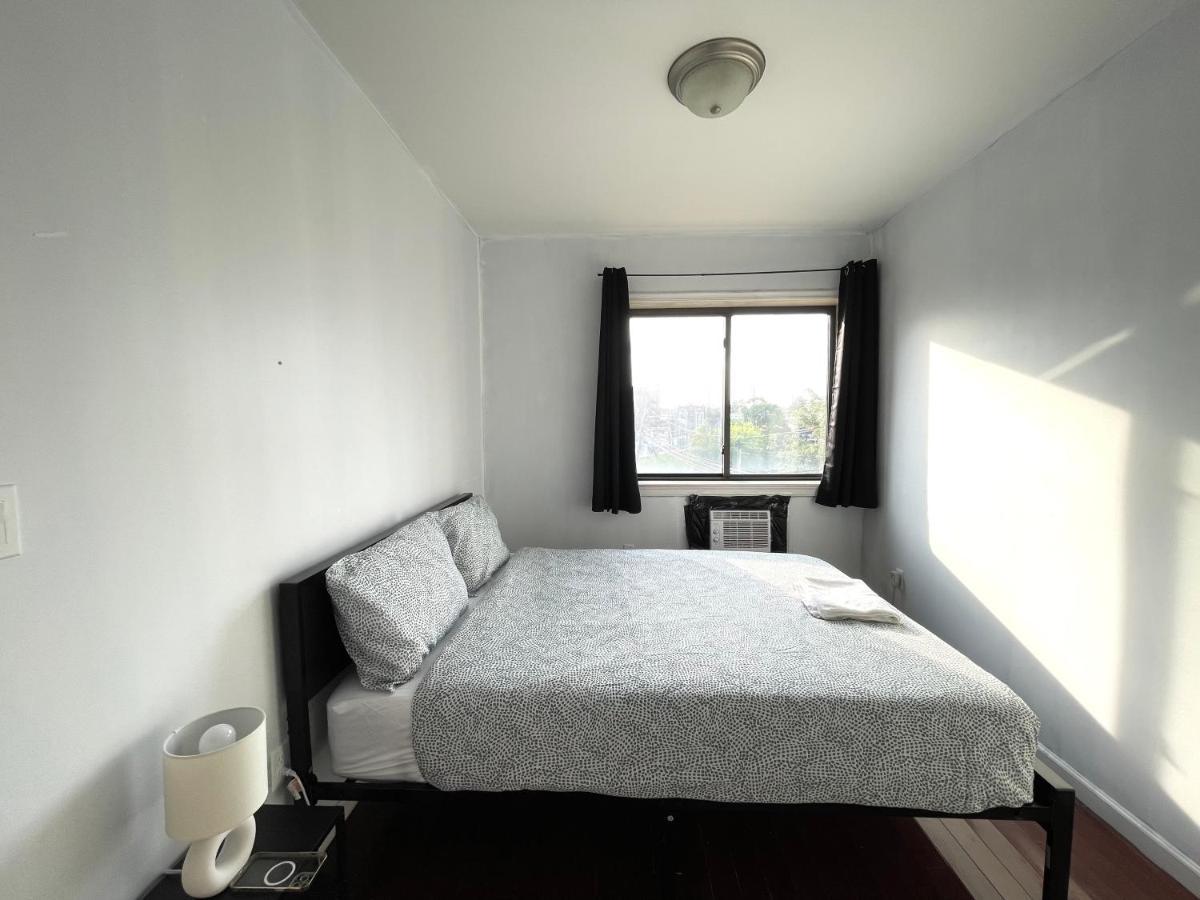 2br Elevator Apt 10min To Lga Airport 1min To Train! New York