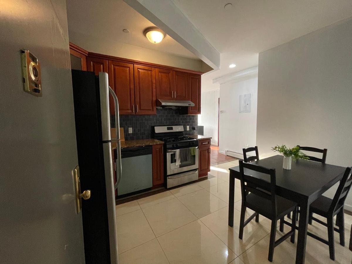 2br Elevator Apt 10min To Lga Airport 1min To Train! *