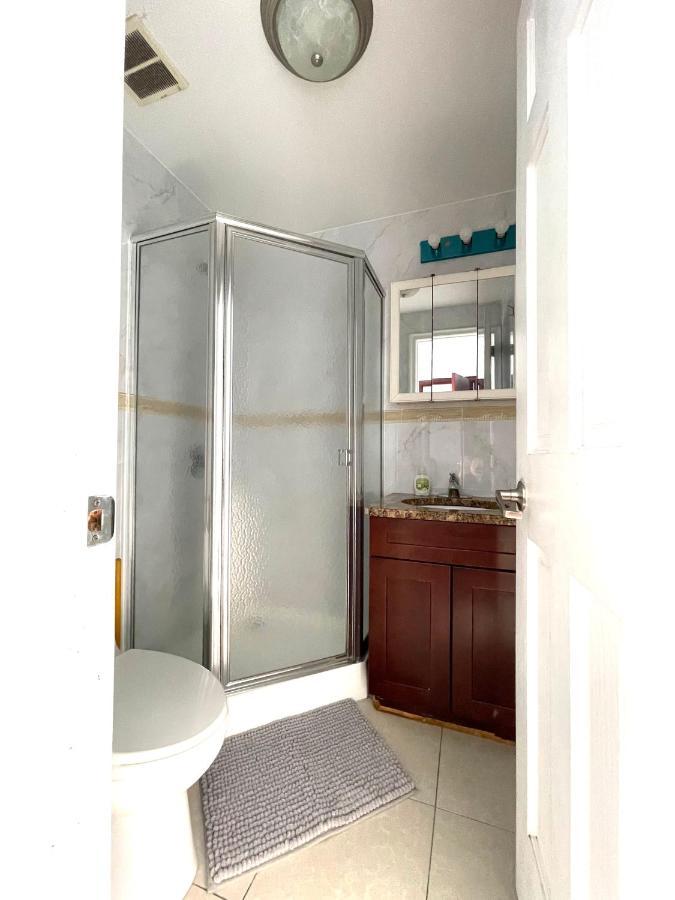 2br Elevator Apt 10min To Lga Airport 1min To Train! New York