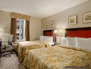 Days By Wyndham Long Island Hotel