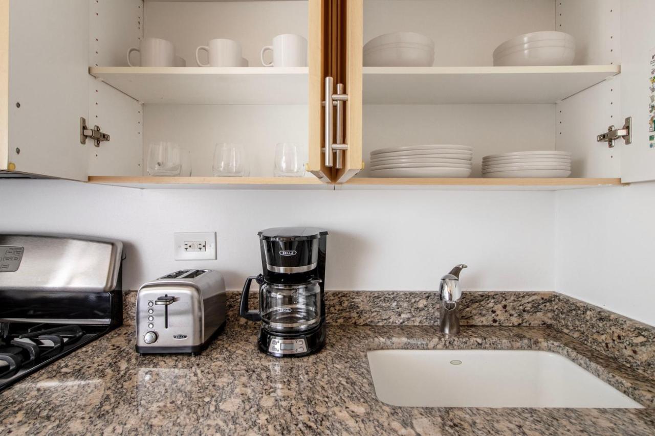 Midtown West 1br W Gym Nr Rockefeller Center Nyc-1218 Apartment New York