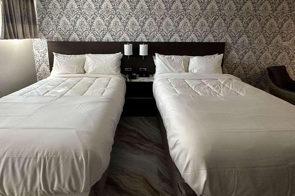 The Essence At Jfk Hotel New York