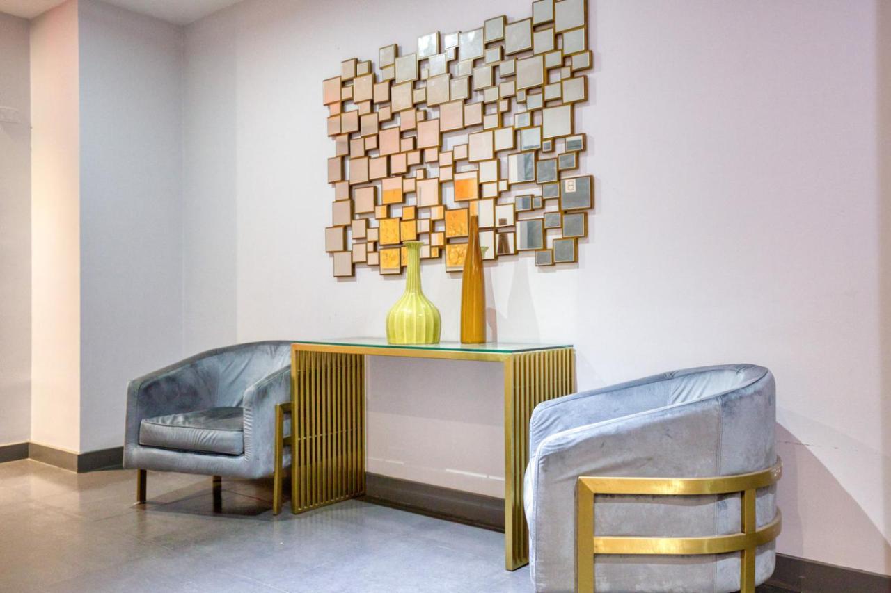 Midtown 2br W Roofdeck Wd Nr Central Park Nyc-1245 Appartement