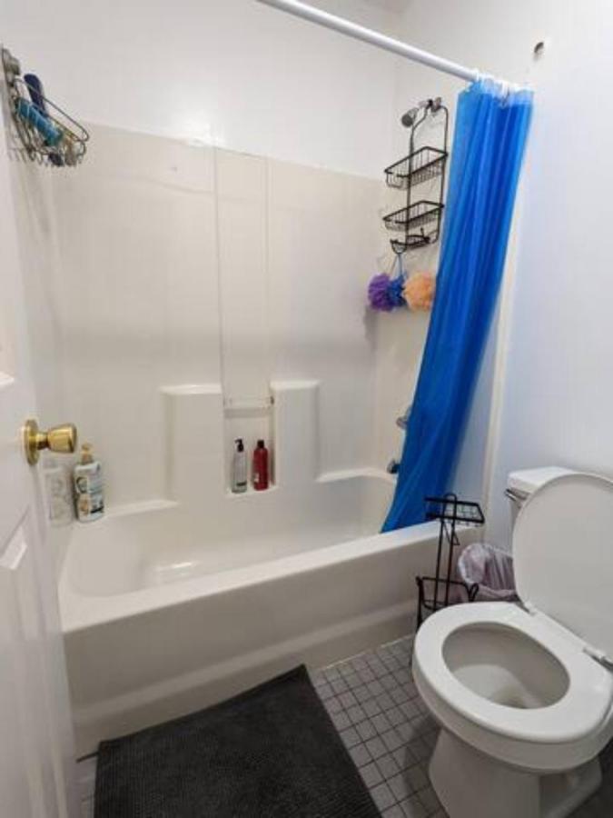 Spacious Bedroom For 4 In Shared Townhouse+garden