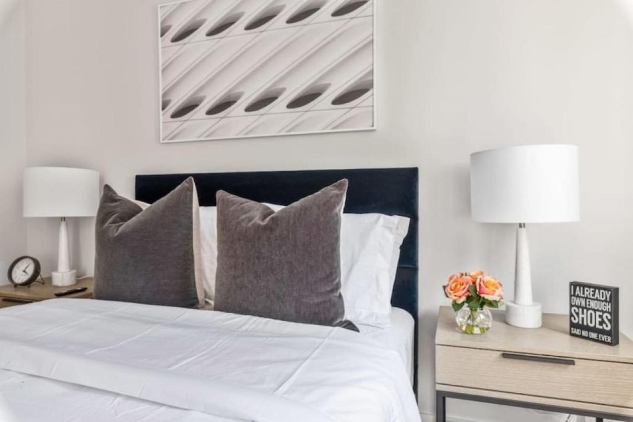 Luxe Studio With Charming Juliet Balcony Appartement New York